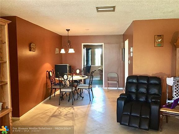 5th image of 7405 NW 58th Ct
