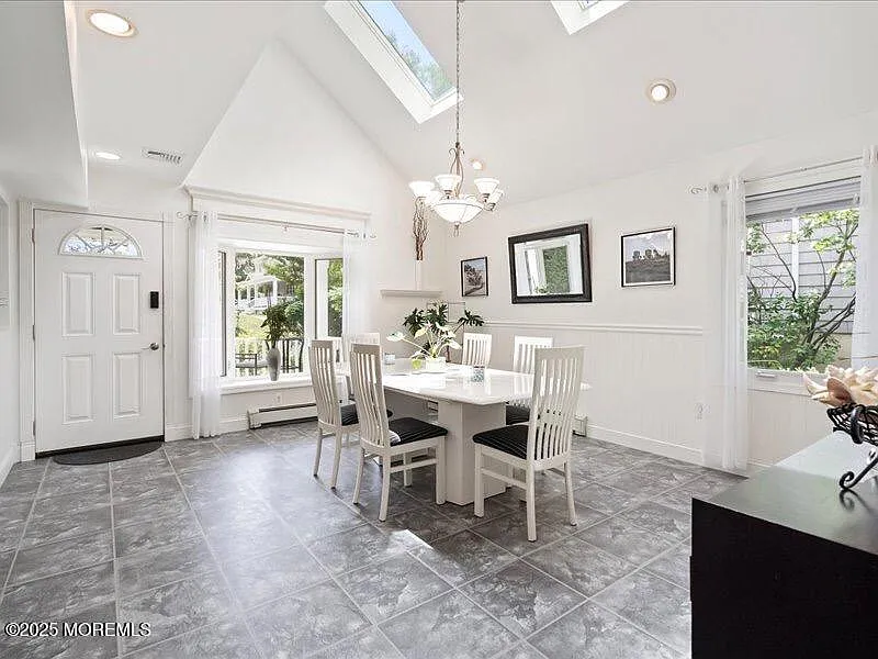 4 bed, 2288 sqft, $3,500 — Photo 3