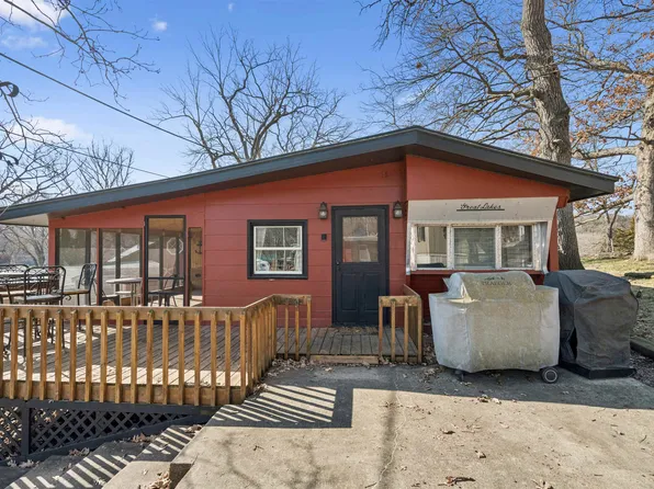 22250 260th St, Delhi, IA 52223