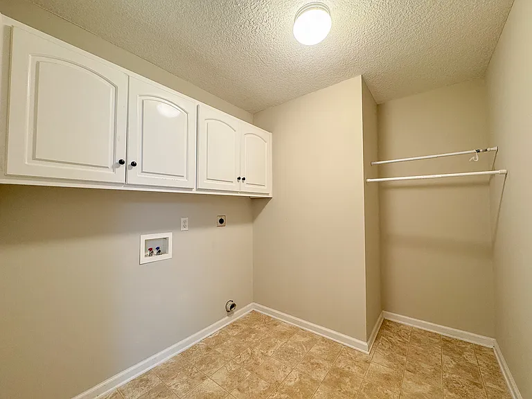 1159 Bartlett Dr — Photo 16