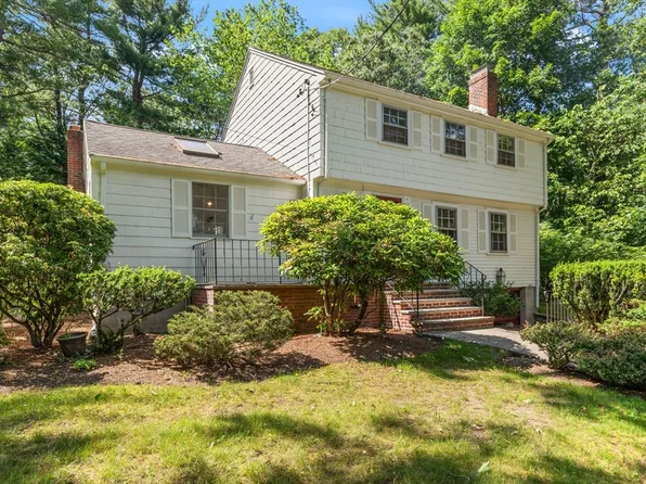 3 Marshall St, North Reading, MA 01864