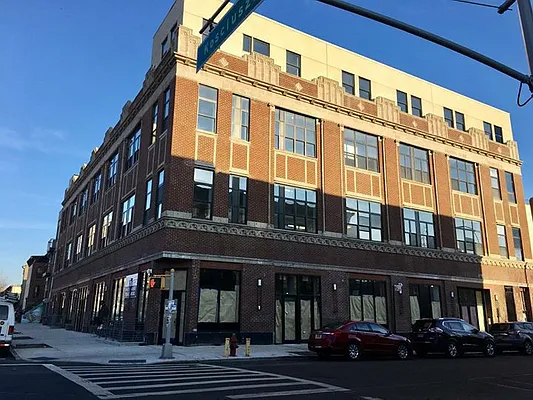 Rented by Manhattan Management LLC | media 12