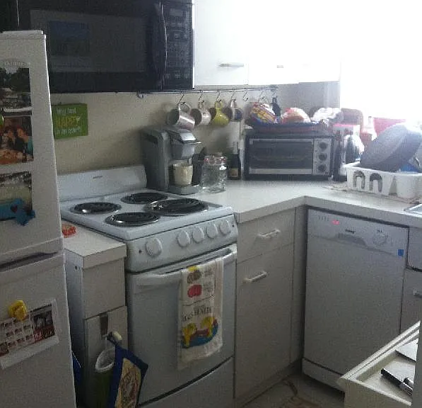1665 Comm ave unit 9 kitchen
