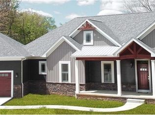 550 Skyview Dr, Uniontown, OH 44685