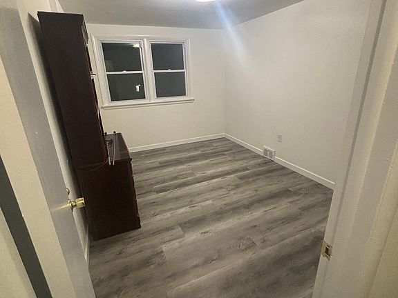 5th image of 107 Plymouth Ave #107B