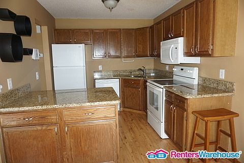 4th image of 10197 Arrowwood Dr