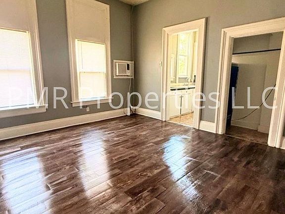 5th image of 119 S 8th St APT B