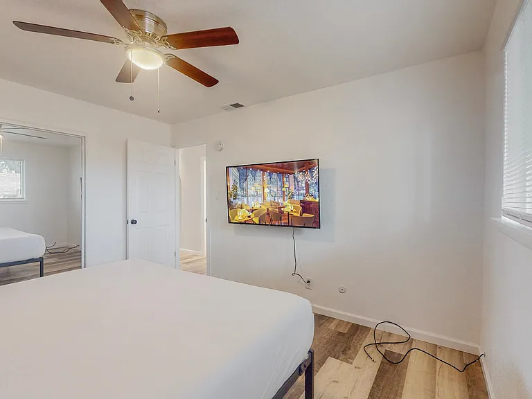 2423 Espanola St NE #C — Photo 11