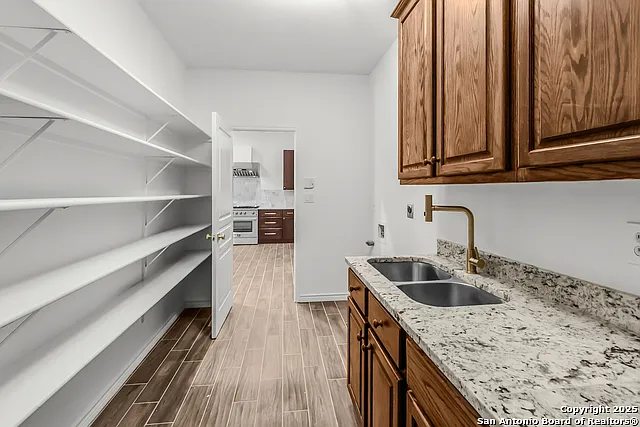 111 Westwood Way — Photo 18