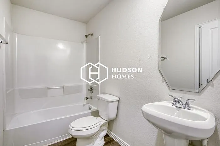 3810 Lynnfield St — Photo 10