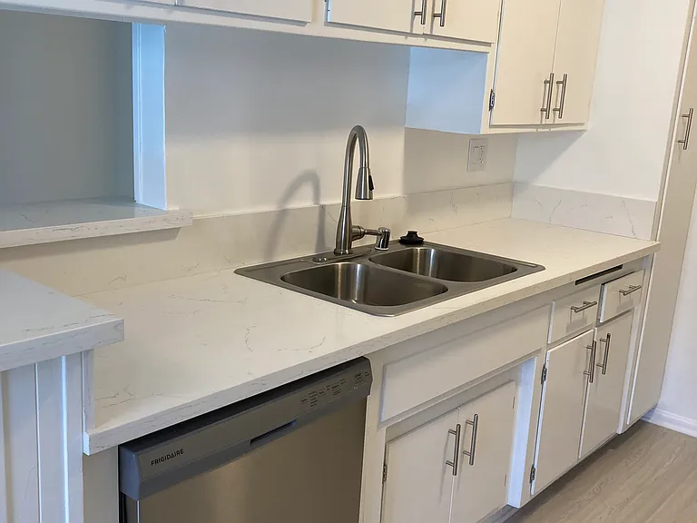 310 S Sherbourne Dr — Photo 1
