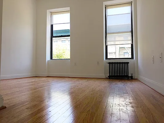 Rented by MNS | media 12