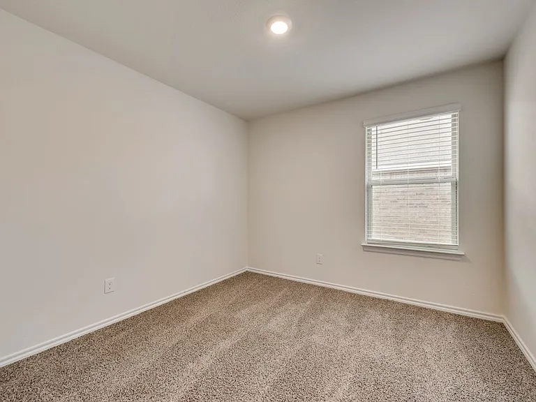 1131 Elijah Way — Photo 15