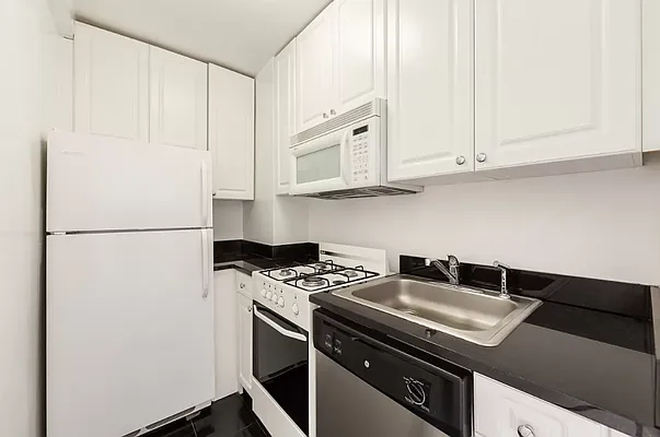 Sold by Compass | media 7