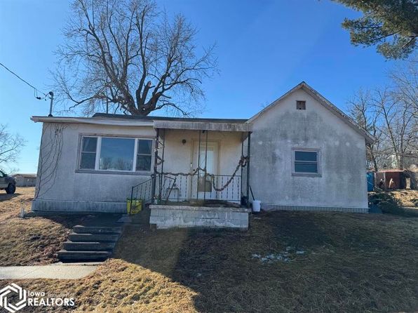 611 Blyth St, Mystic, IA 52574