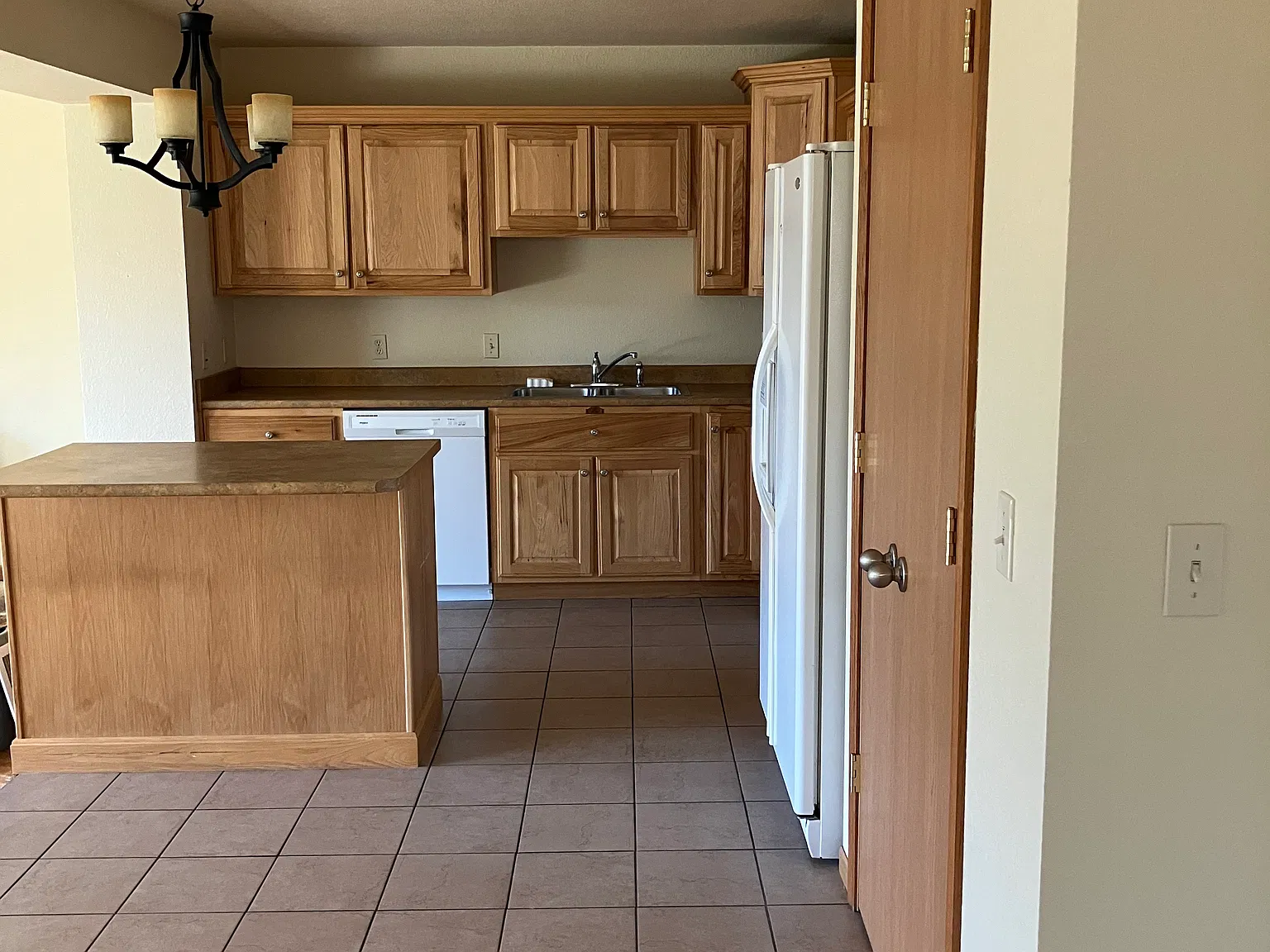 3 bed, 1675 sqft, $1,600 — Photo 3