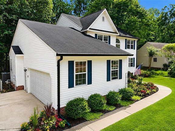 4th image of 437 Evergreen Way