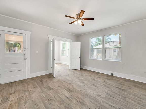 4th image of 310 E Lambright St #308-4