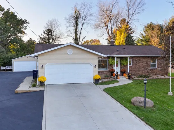 2508 Saint Jude St, Jackson, MI 49203
