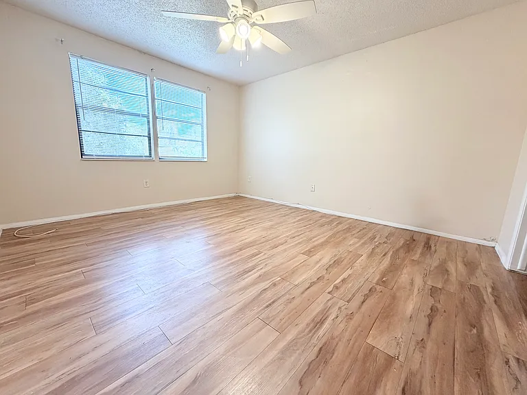 129 Camphor Cir #F — Photo 26