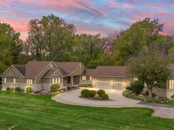 1840 Dickinson Rd, Chesterton, IN 46304