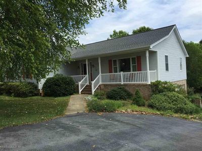 32 Windmill Ln, Stuarts Draft, VA, 24477