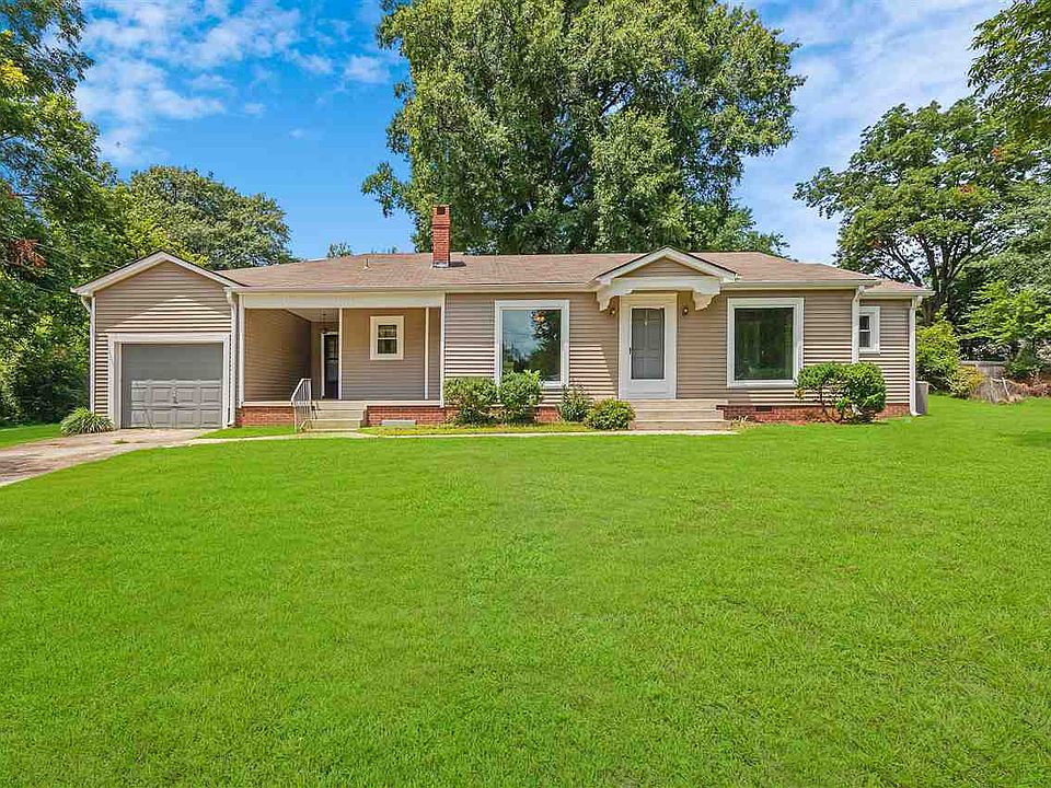 1st image of 810 Moody Cir