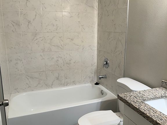 5th image of 1601 Cordoba Ln APT A