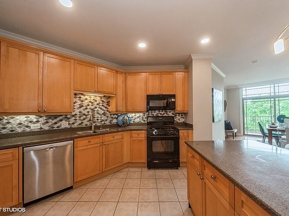 3rd image of 40 Prairie Park Dr APT 206