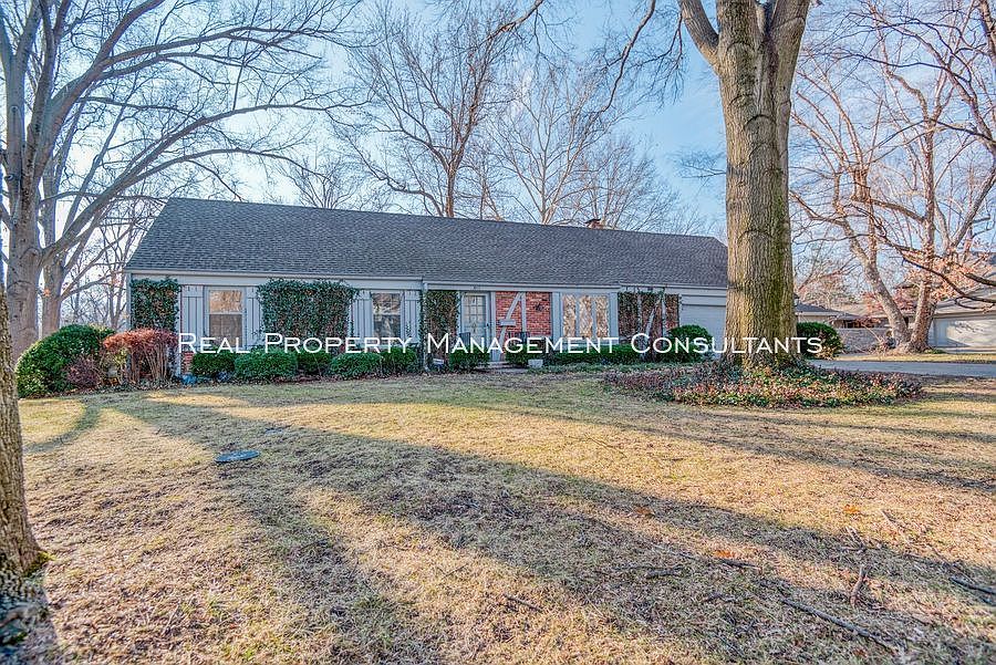 1st image of 3211 W 82nd St