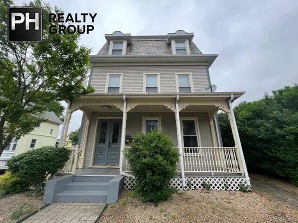 49 Pearl St, Newton, MA 02458