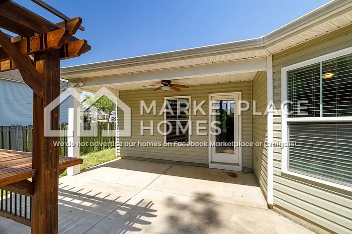 2467 Newbury Ave — Photo 36