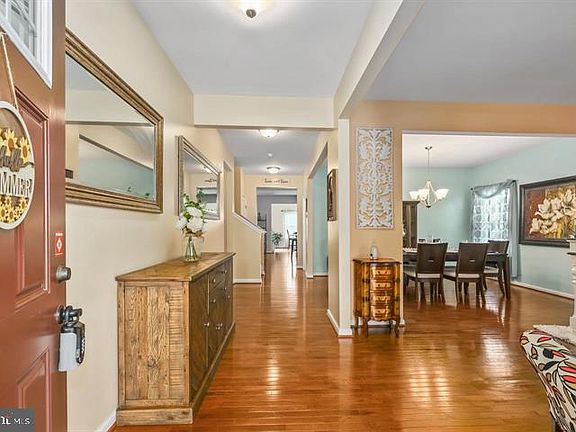 5th image of 9904 Box Oak Ct