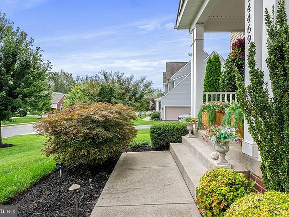 4th image of 24469 Island Pool Ct