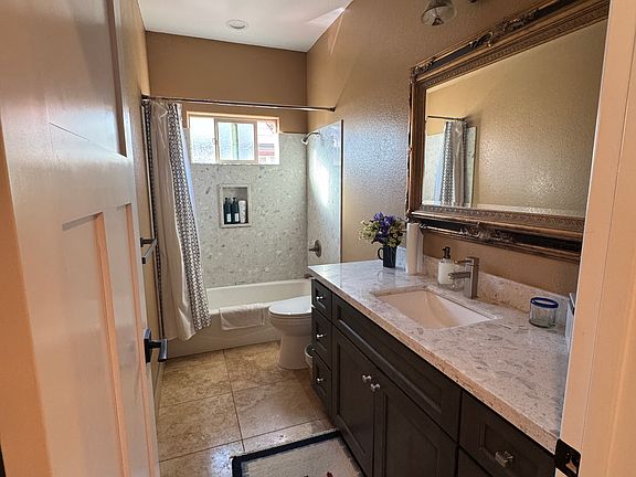 5th image of 387 S 22nd St #C
