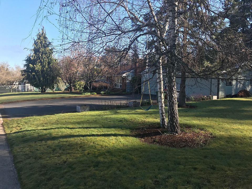 2nd image of 113 Eureka Ave