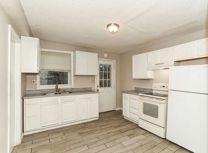 2404-2406 Vermont St #2406 — Photo 7