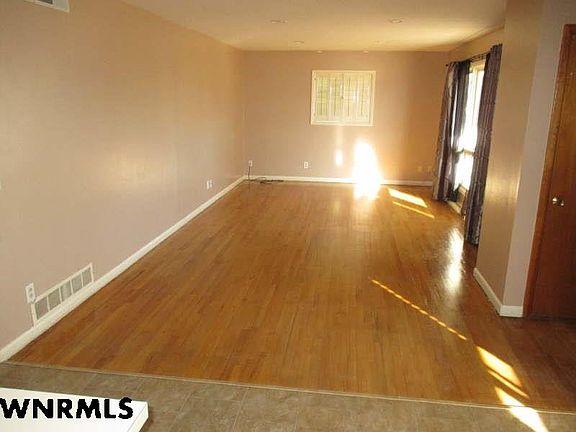 4th image of 1806 Avenue L