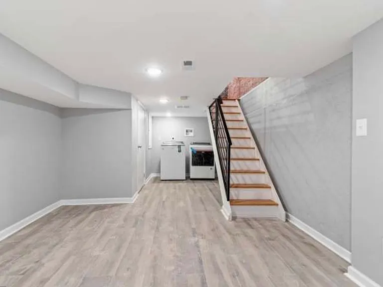2231 Fernon St — Photo 16