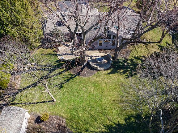 2nd image of 8140 N Whittier Pl