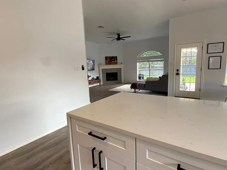 2623 Goldfinch Dr — Photo 7