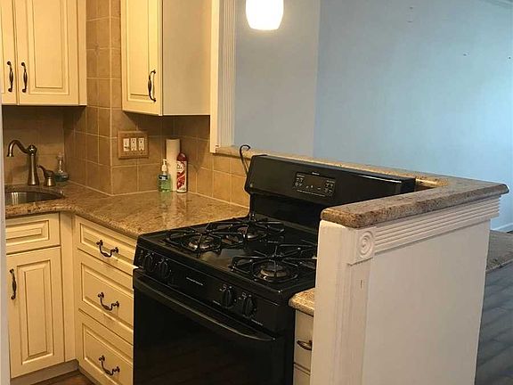 4th image of 6120 Colonial Ave #C104