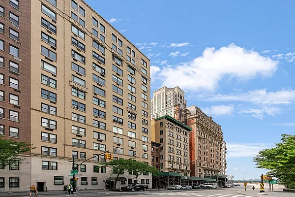 Sold by Compass | media 10