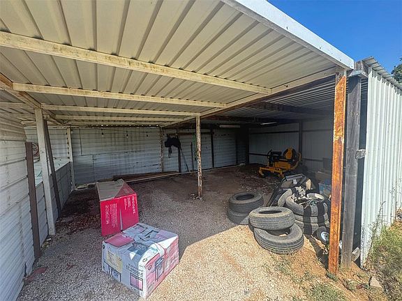 3rd image of 18208 Gaddy Rd