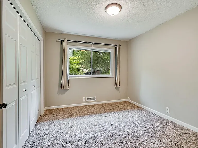 3132 Utah Ave N — Photo 12