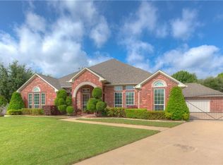 6352 Warwick Hills Dr, Fort Worth, TX 76132