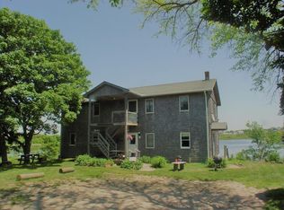 37 Beach Ave, Block Island, RI 02807