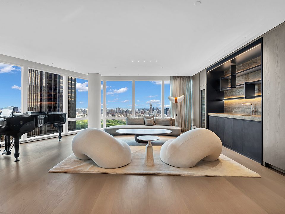1st image of 25 Columbus Cir #60AG