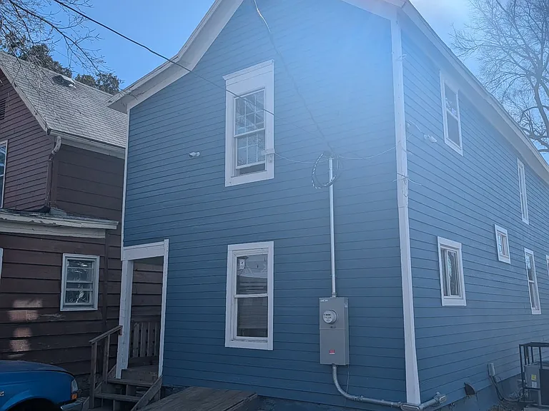 914 SW 8th Ave — Photo 3