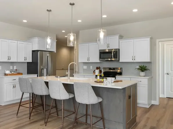 832 N Verona Cir #11, Grafton, WI 53024